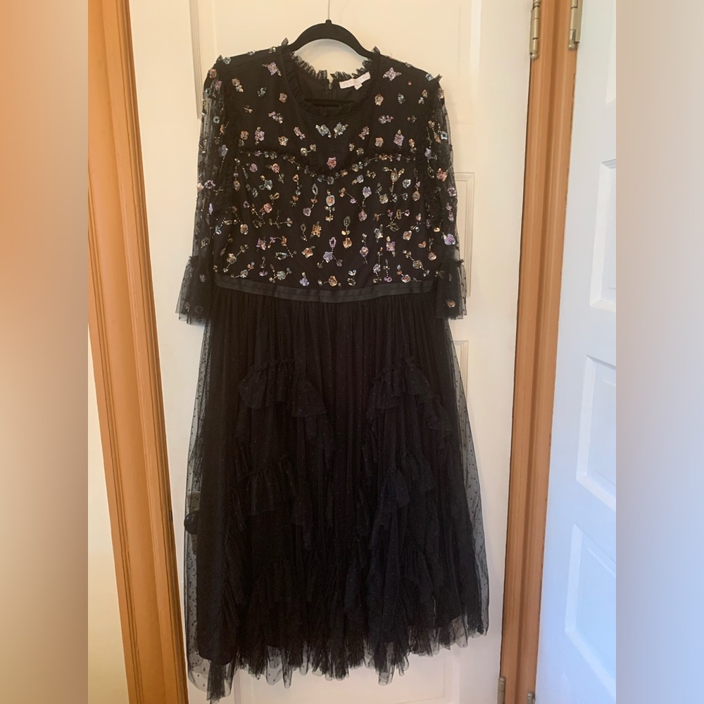 Ivy City Co Sequin Floral Embellished Black woman’s special occasion dress
